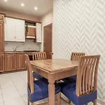 Borgo Vittorio 76 *